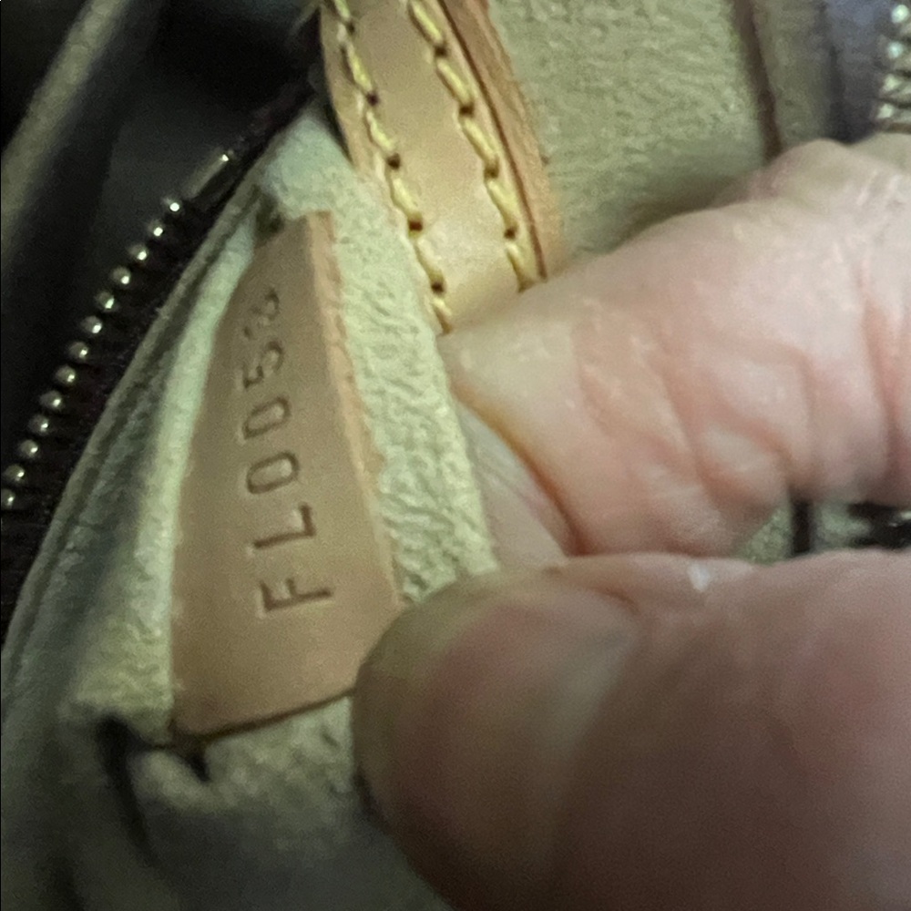 Louse Vuitton Looping M bag - Picture 9 of 10
